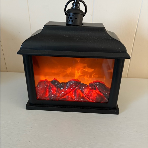 Black Lantern with Simulated Fire Effect - Picture 1 of 4